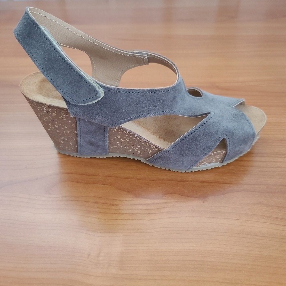 Sophia Milano Sandals Womens Casual Wedge Slingback Gray Suede Italy Sz 8.5‎